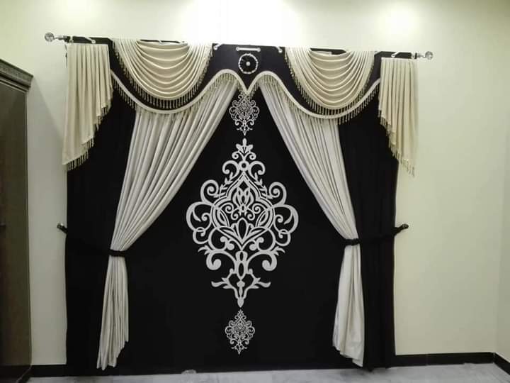 Luxury 3-Piece Curtain Set with Back Screen & Box Seating