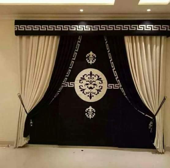 Luxury 3-Piece Curtain Set with Back Screen & Box Seating